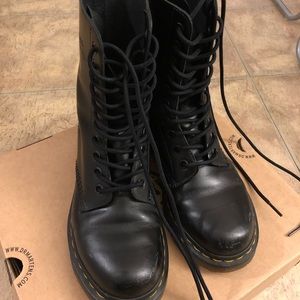 Dr. Martens 1490 Smooth Women Boots